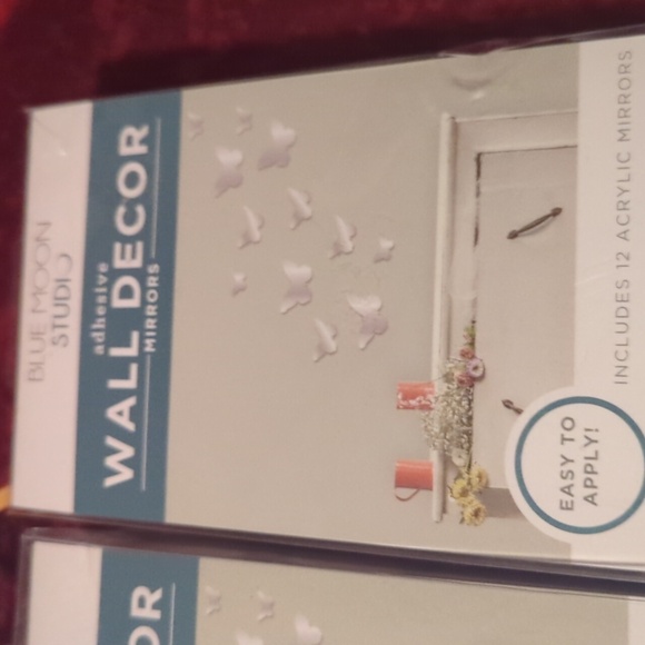 🦋 Mirror Wall Decor - Picture 4 of 9